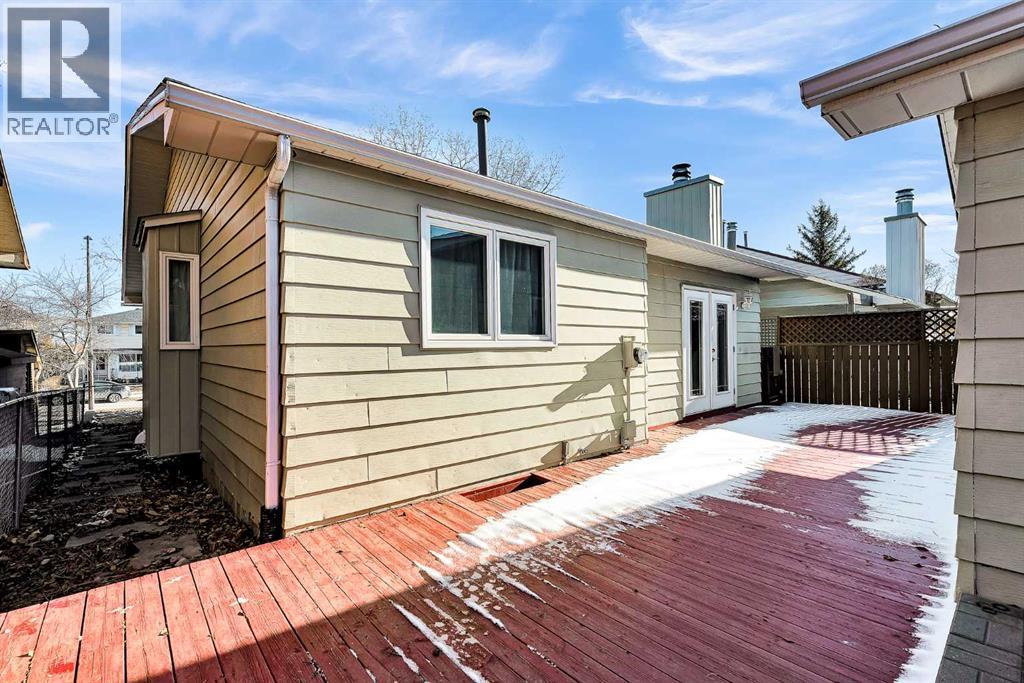 1111 Berkley Drive NW, Calgary, Alberta  T3K 1S6 - Photo 46 - A2294270