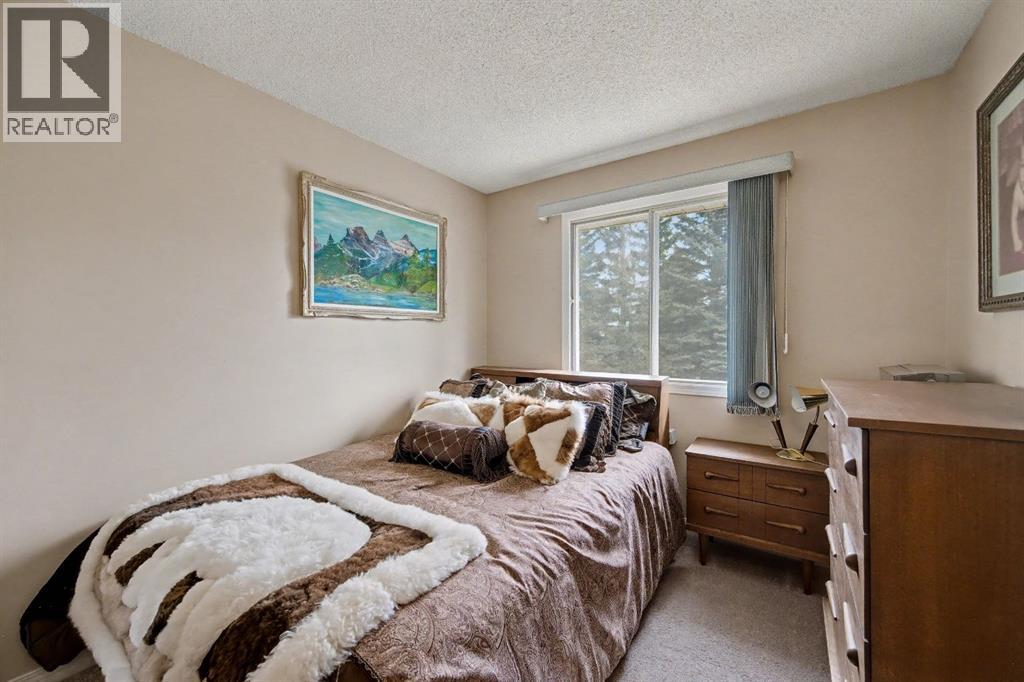 983 Woodbine Boulevard SW, Calgary, Alberta  t2w 4a7 - Photo 28 - A2301604