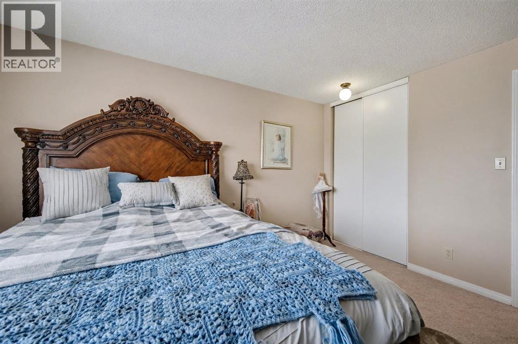 983 Woodbine Boulevard SW, Calgary, Alberta  t2w 4a7 - Photo 30 - A2301604