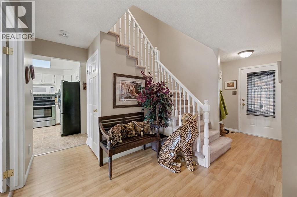 983 Woodbine Boulevard SW, Calgary, Alberta  t2w 4a7 - Photo 10 - A2301604