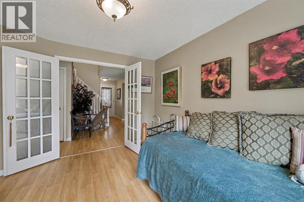 983 Woodbine Boulevard SW, Calgary, Alberta  t2w 4a7 - Photo 13 - A2301604