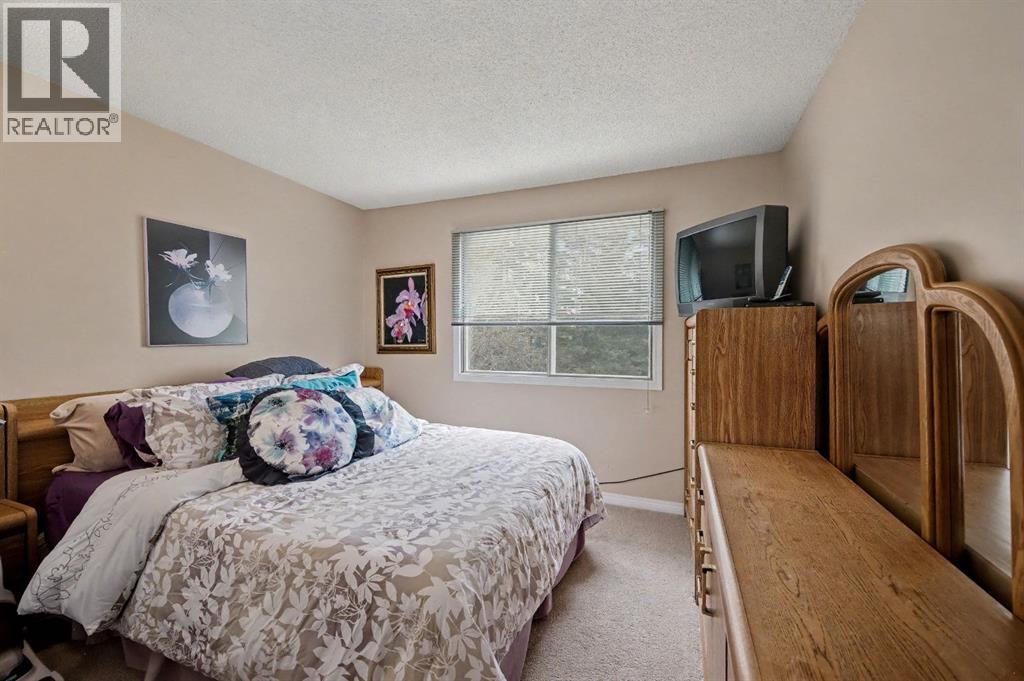 983 Woodbine Boulevard SW, Calgary, Alberta  t2w 4a7 - Photo 31 - A2301604