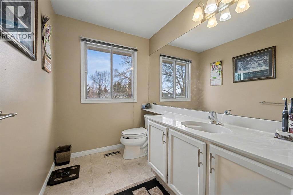 983 Woodbine Boulevard SW, Calgary, Alberta  t2w 4a7 - Photo 26 - A2301604