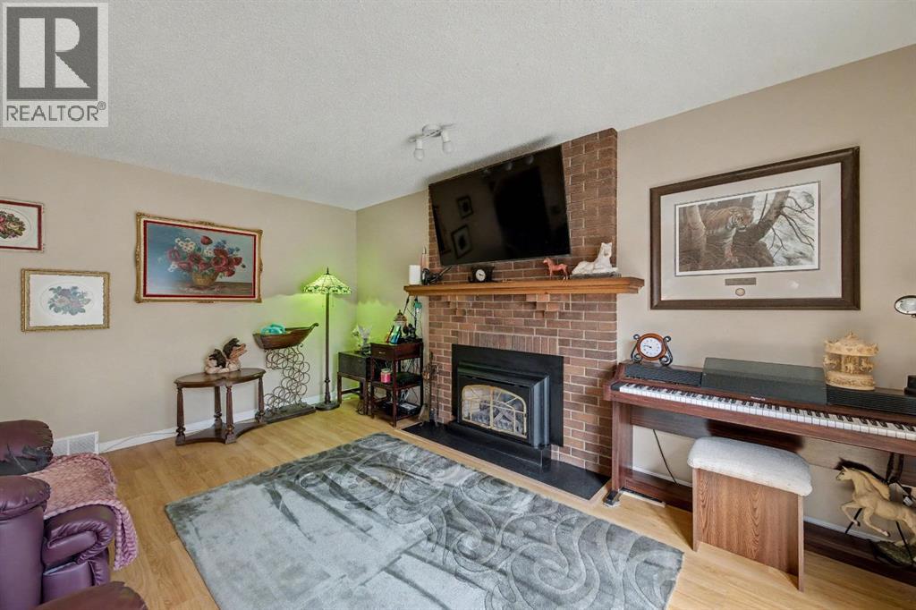 983 Woodbine Boulevard SW, Calgary, Alberta  t2w 4a7 - Photo 8 - A2301604