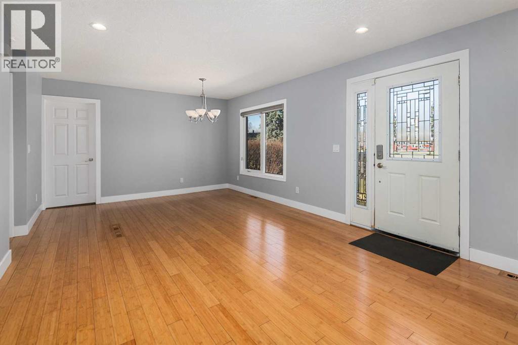 803 94 Avenue Sw, Calgary, Alberta  T2V 0X8 - Photo 10 - A2304250