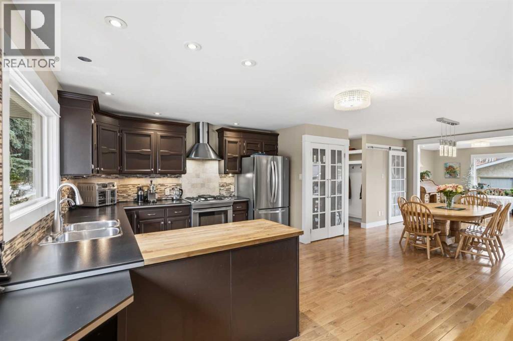 3308 Lakeside Crescent Sw, Calgary, Alberta  T3E 6A6 - Photo 12 - A2304264