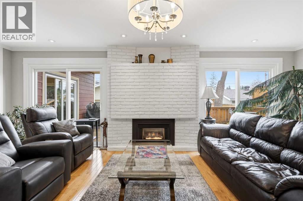 3308 Lakeside Crescent Sw, Calgary, Alberta  T3E 6A6 - Photo 5 - A2304264