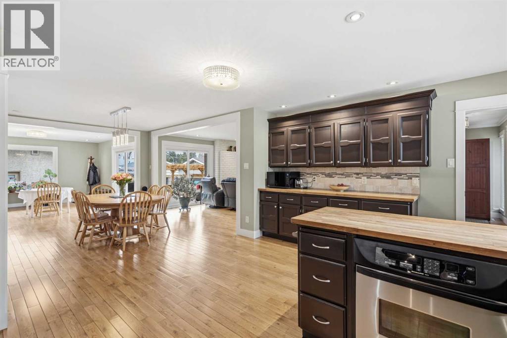 3308 Lakeside Crescent Sw, Calgary, Alberta  T3E 6A6 - Photo 13 - A2304264