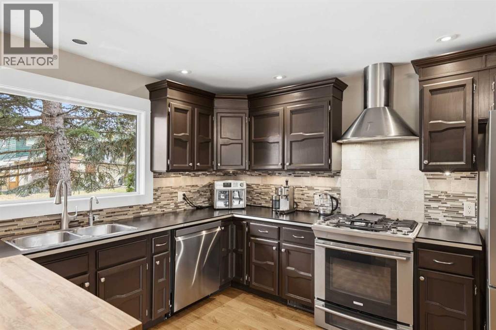 3308 Lakeside Crescent Sw, Calgary, Alberta  T3E 6A6 - Photo 11 - A2304264