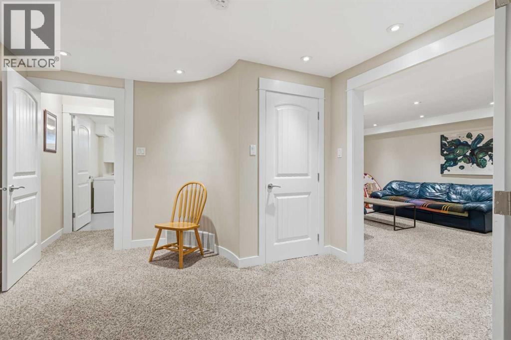 3308 Lakeside Crescent Sw, Calgary, Alberta  T3E 6A6 - Photo 35 - A2304264