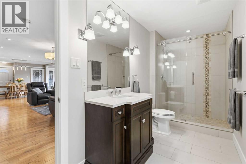 3308 Lakeside Crescent Sw, Calgary, Alberta  T3E 6A6 - Photo 19 - A2304264