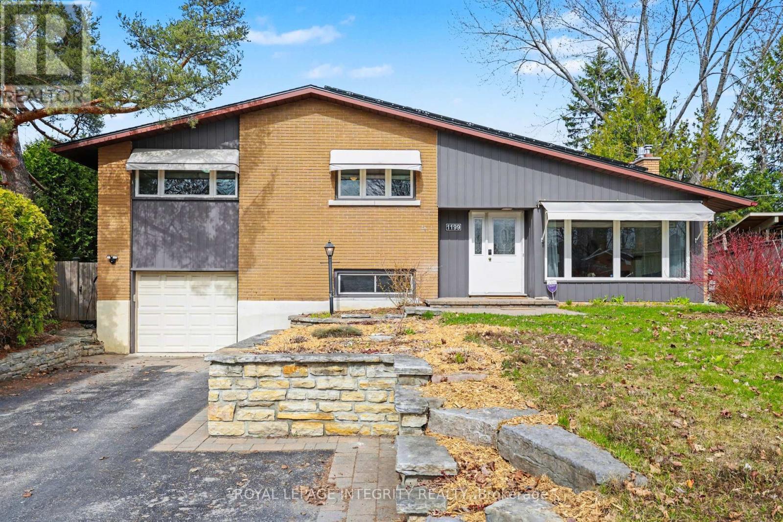 1199 Stanton Road, Ottawa, Ontario  K2C 3C9 - Photo 2 - X13041646