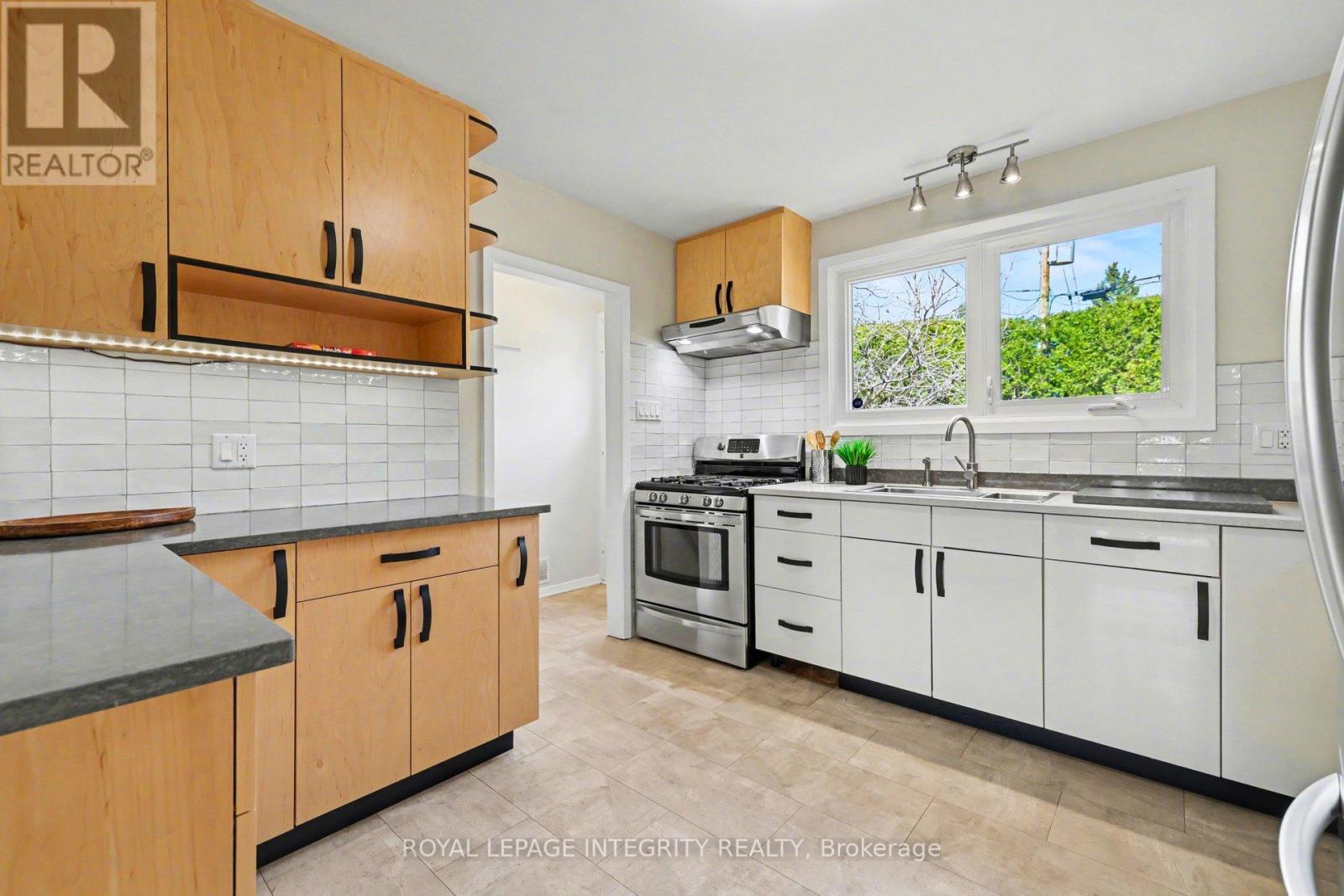 1199 Stanton Road, Ottawa, Ontario  K2C 3C9 - Photo 6 - X13041646