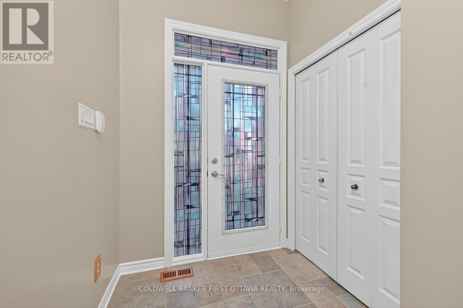 102 Windance Crescent, Ottawa, Ontario  K2W 0A7 - Photo 4 - X13041702