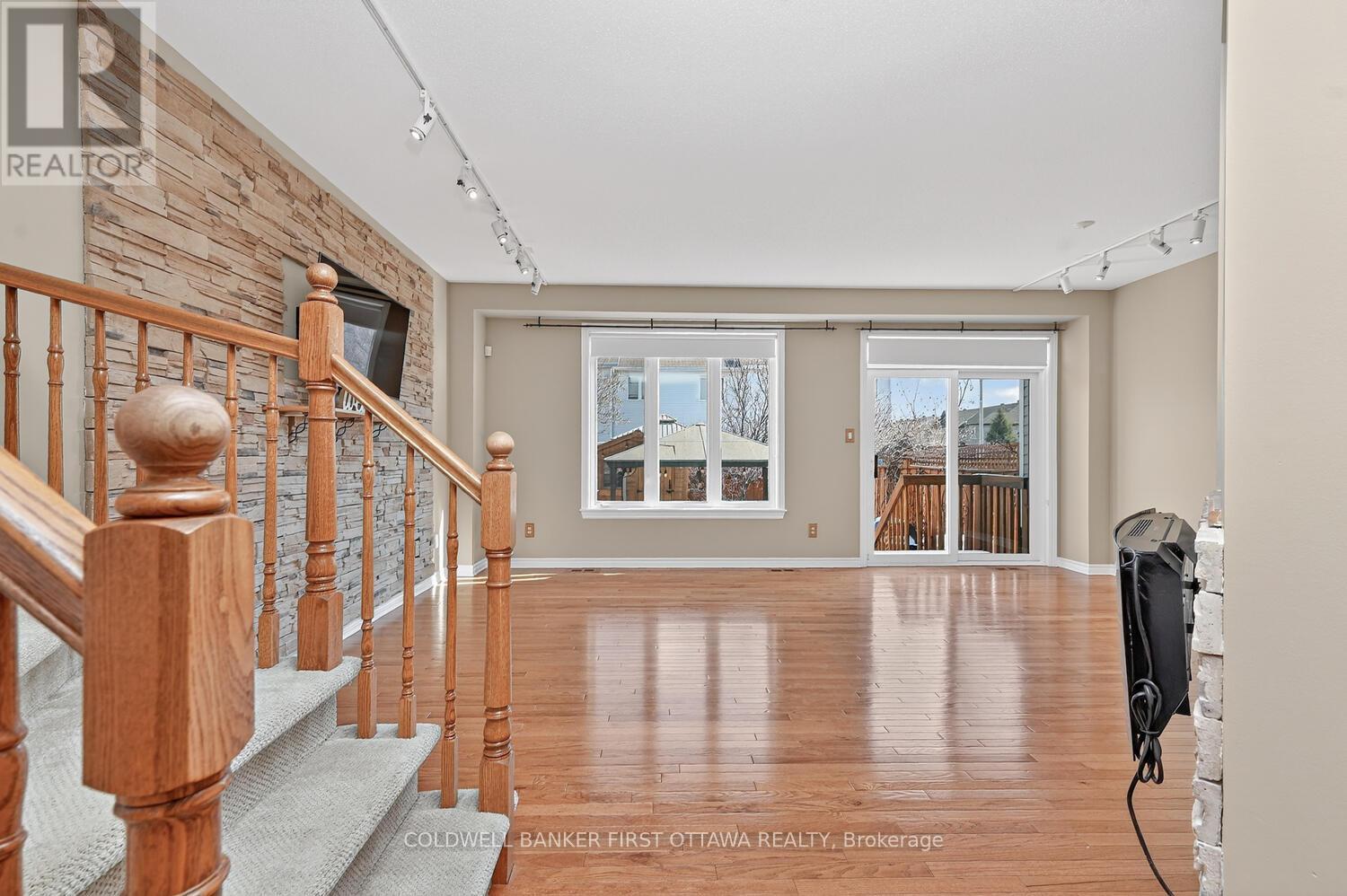 102 Windance Crescent, Ottawa, Ontario  K2W 0A7 - Photo 5 - X13041702