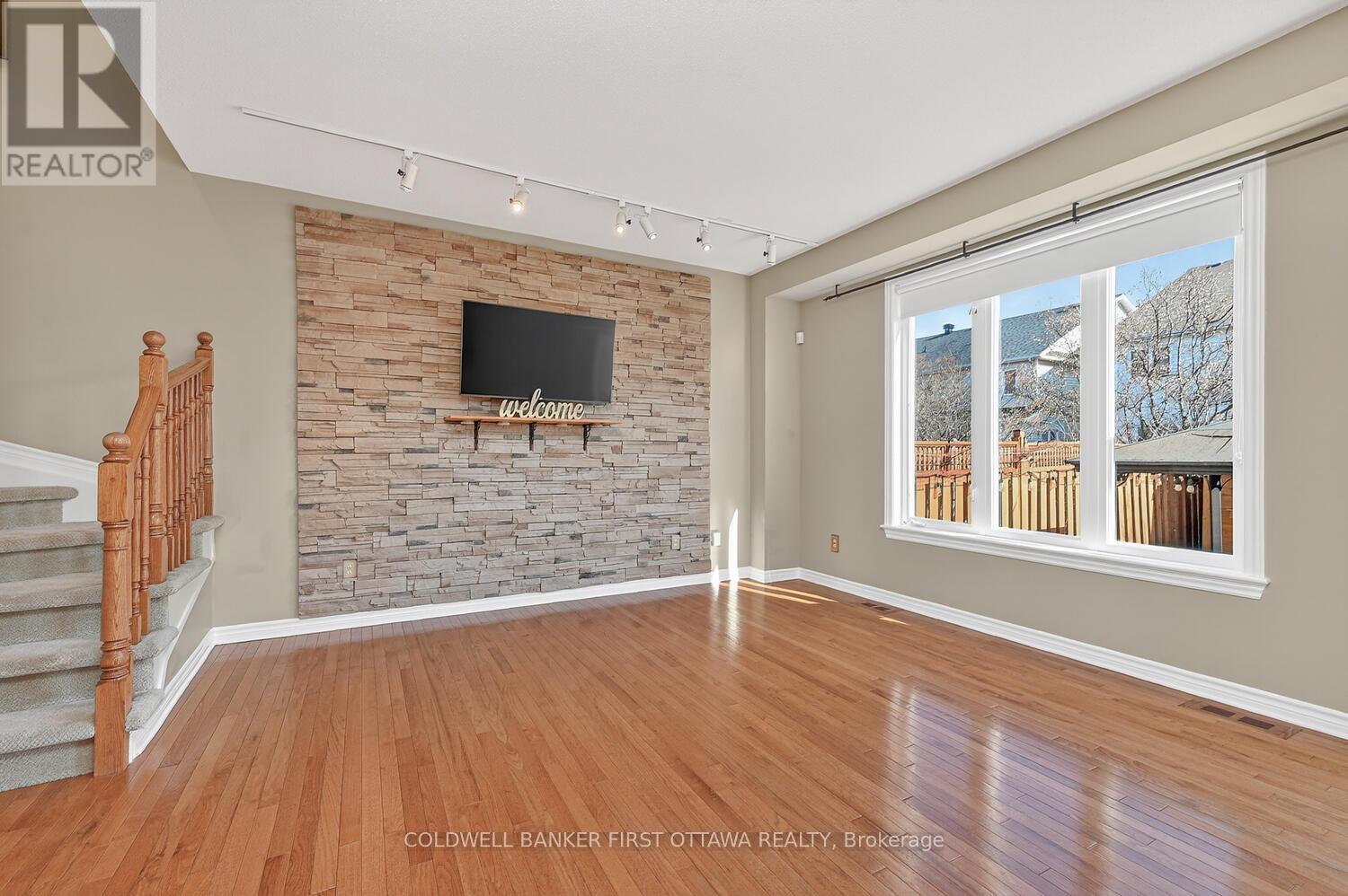 102 Windance Crescent, Ottawa, Ontario  K2W 0A7 - Photo 6 - X13041702