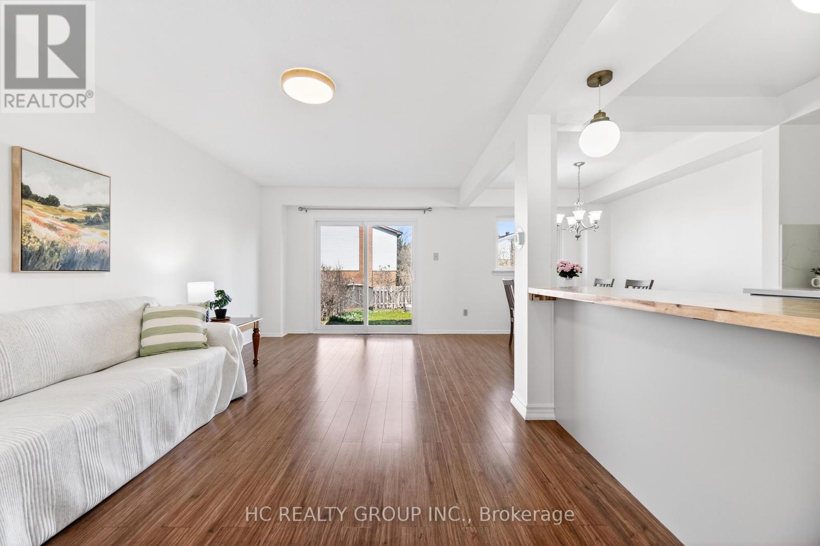 40 South Shields Avenue, Toronto, Ontario  M1V 1T6 - Photo 5 - E13033564