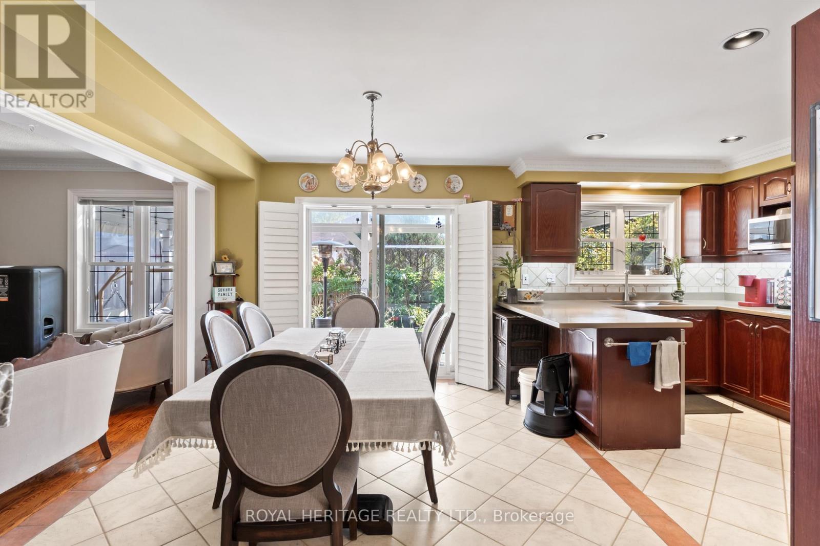 1101 Gossamer Drive, Pickering, Ontario  L1X 2T7 - Photo 13 - E12796402