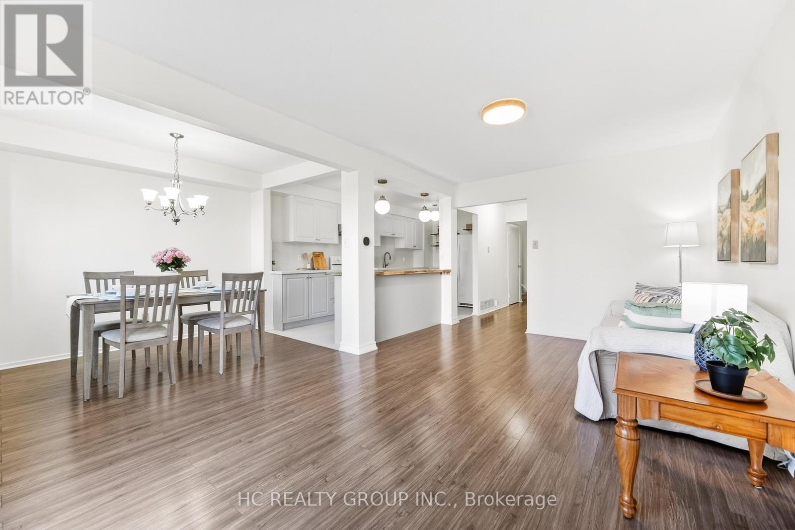 40 South Shields Avenue, Toronto, Ontario  M1V 1T6 - Photo 6 - E13033564