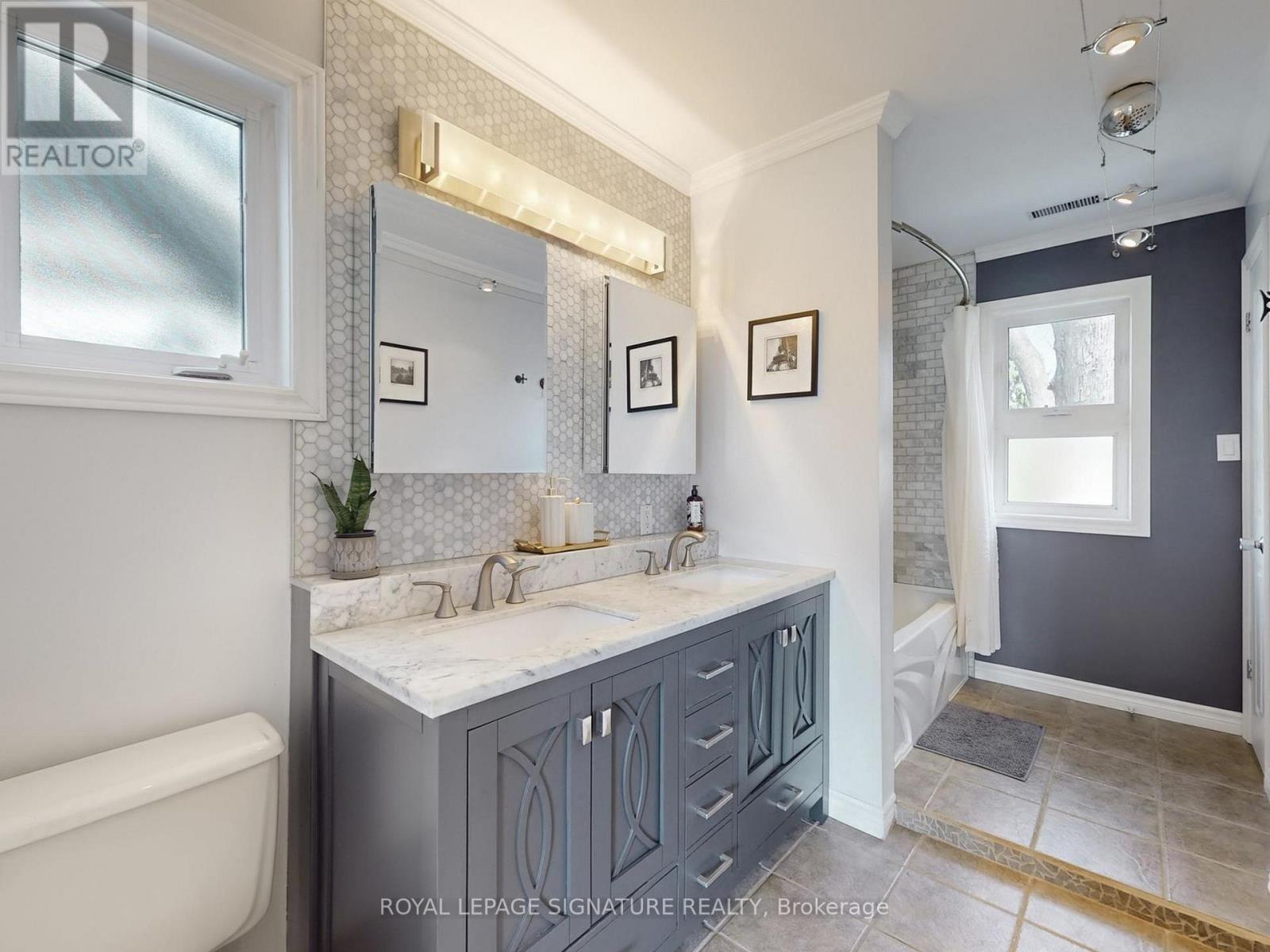 79 Meighen Avenue, Toronto, Ontario  M4B 2H4 - Photo 24 - E13039992