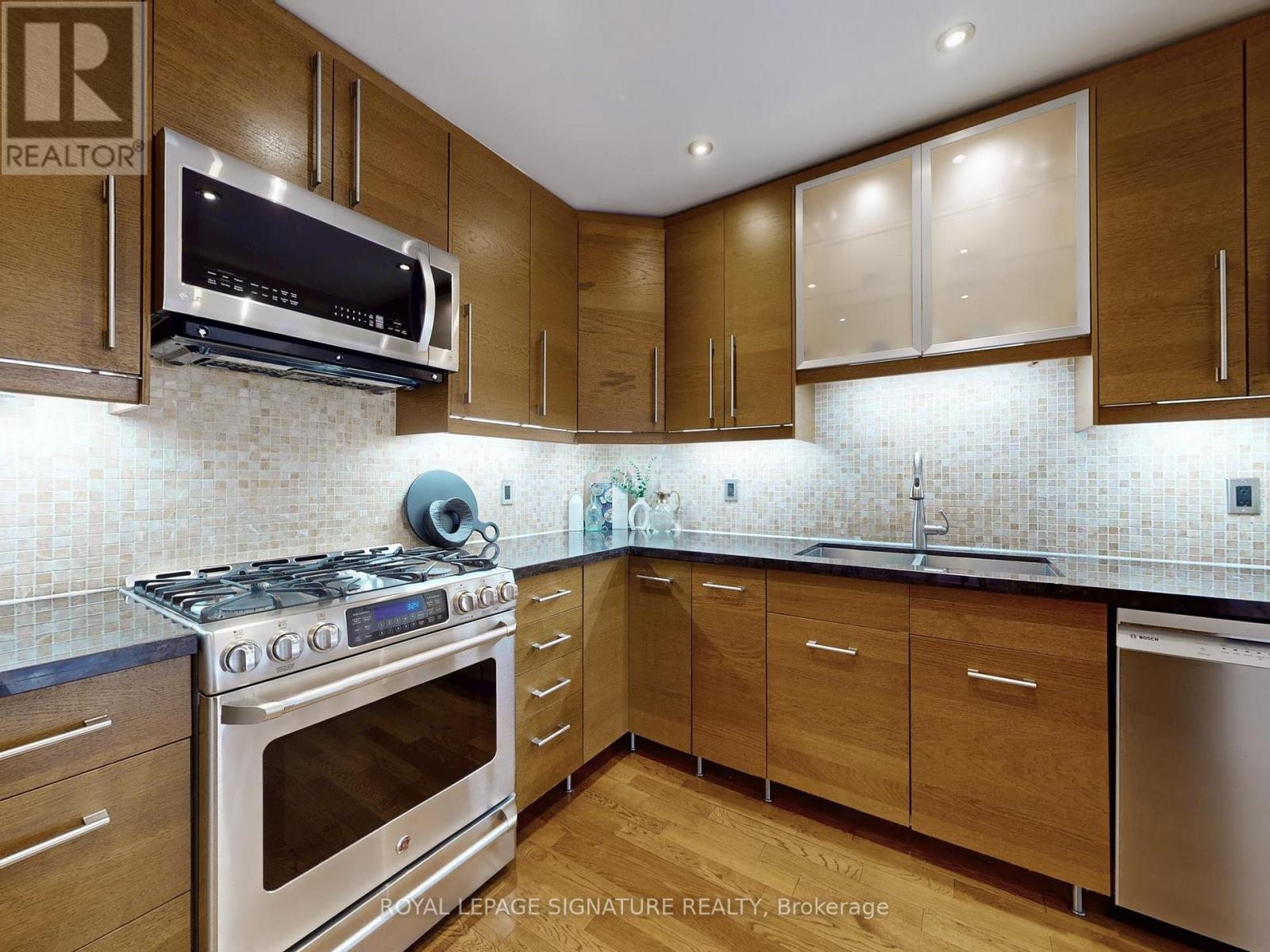 79 Meighen Avenue, Toronto, Ontario  M4B 2H4 - Photo 14 - E13039992