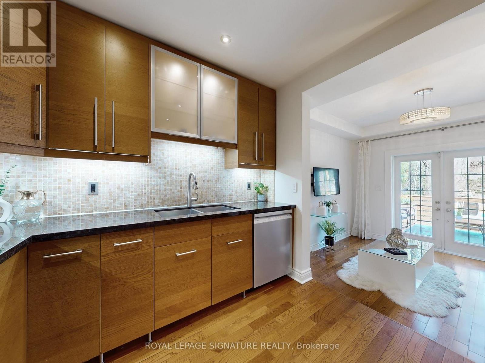 79 Meighen Avenue, Toronto, Ontario  M4B 2H4 - Photo 16 - E13039992