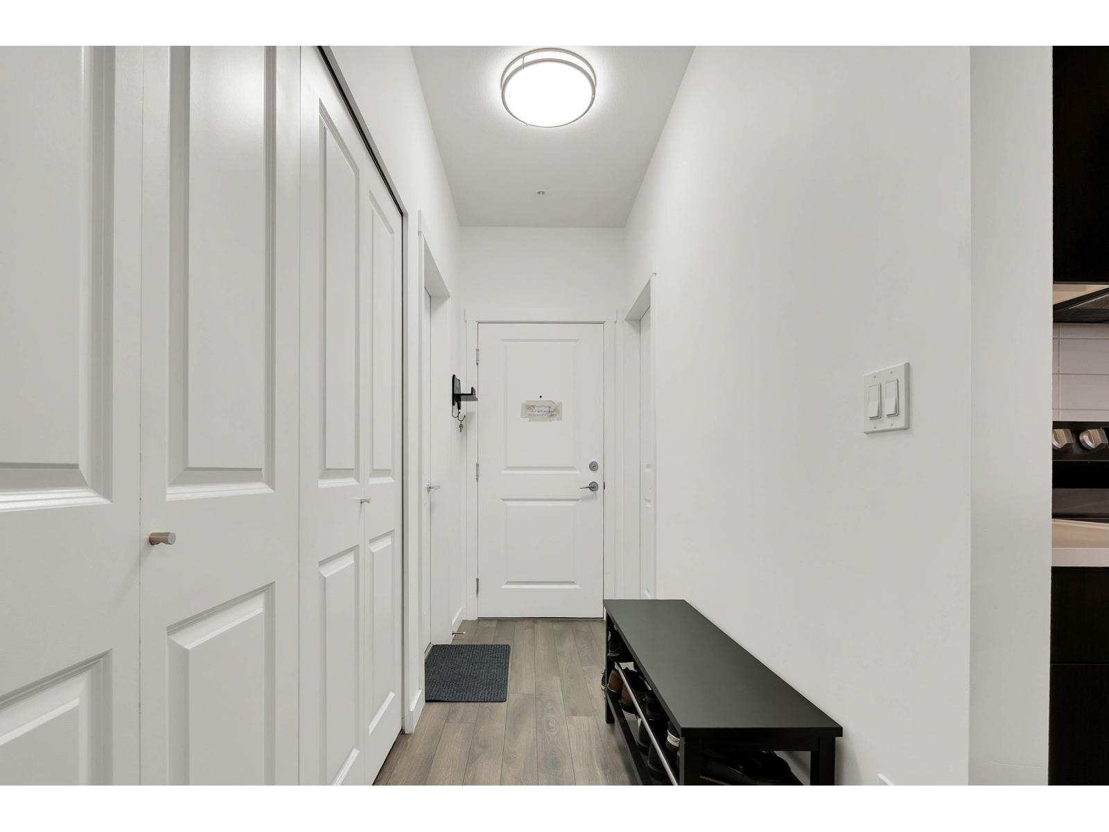 306 15858 Fraser Highway, Surrey, British Columbia  V4N 6X4 - Photo 2 - R3113983