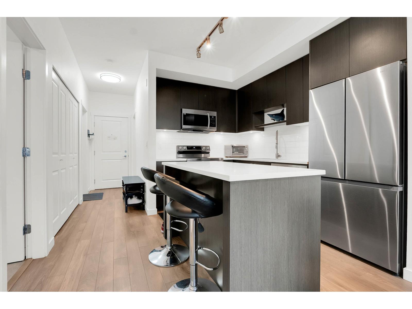 306 15858 Fraser Highway, Surrey, British Columbia  V4N 6X4 - Photo 3 - R3113983