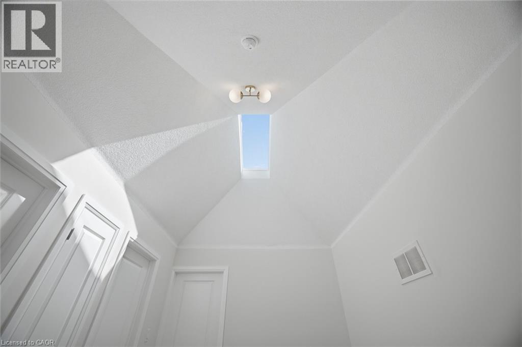 11 Wessenger Drive, Barrie, Ontario  L4N 8R8 - Photo 13 - 40823933