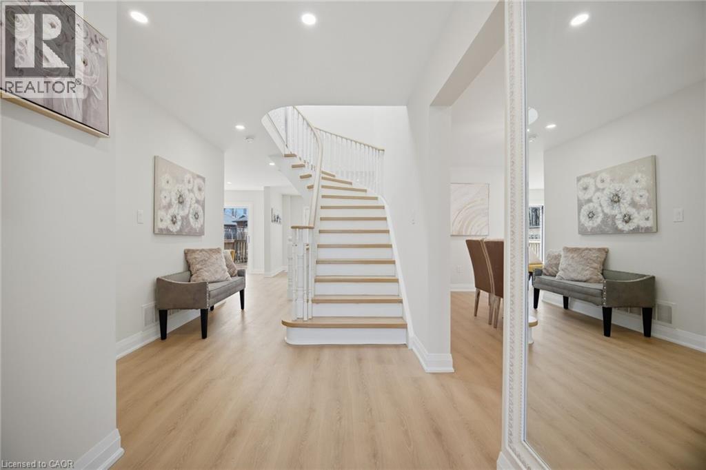 11 Wessenger Drive, Barrie, Ontario  L4N 8R8 - Photo 12 - 40823933