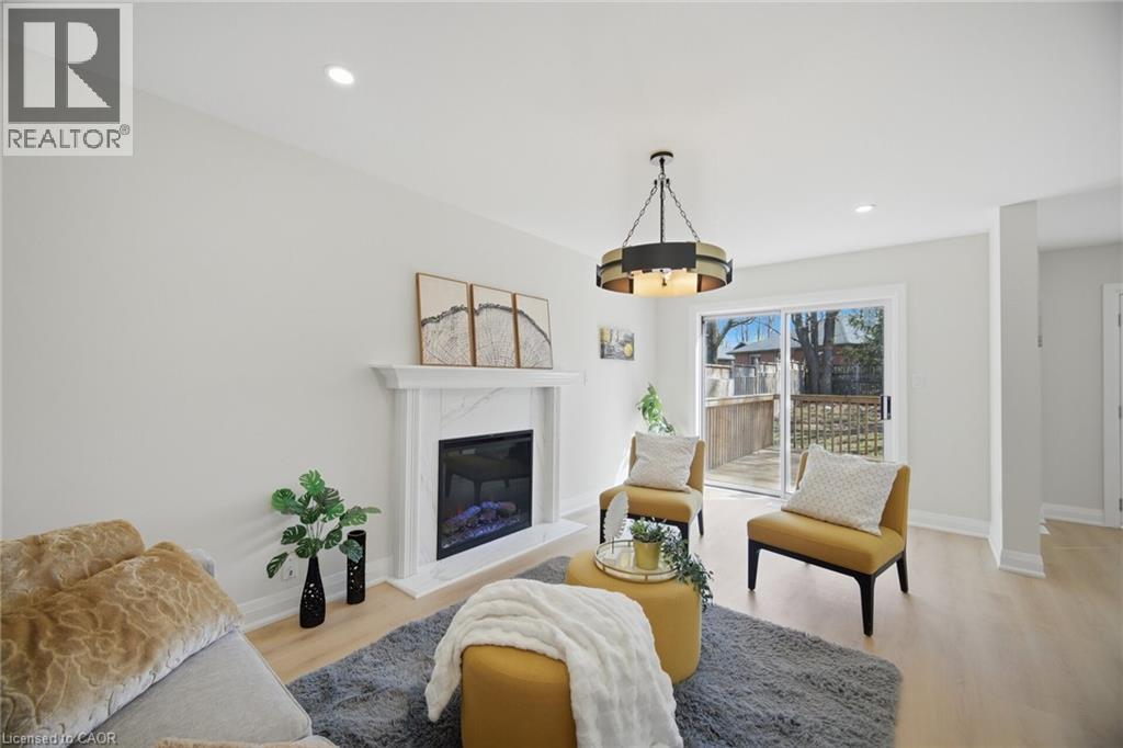 11 Wessenger Drive, Barrie, Ontario  L4N 8R8 - Photo 7 - 40823933