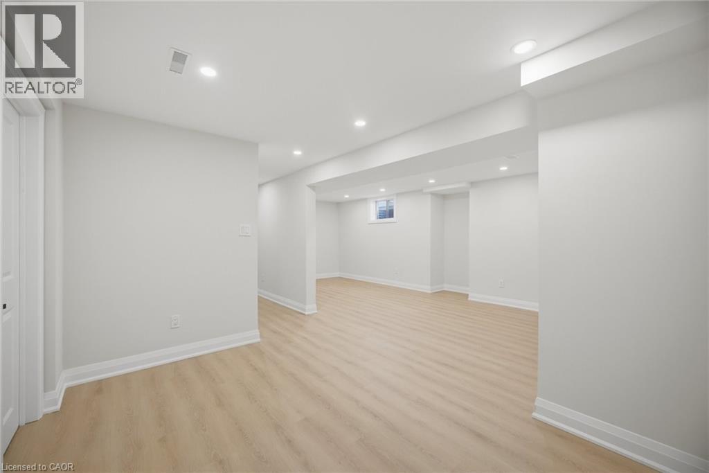 11 Wessenger Drive, Barrie, Ontario  L4N 8R8 - Photo 26 - 40823933