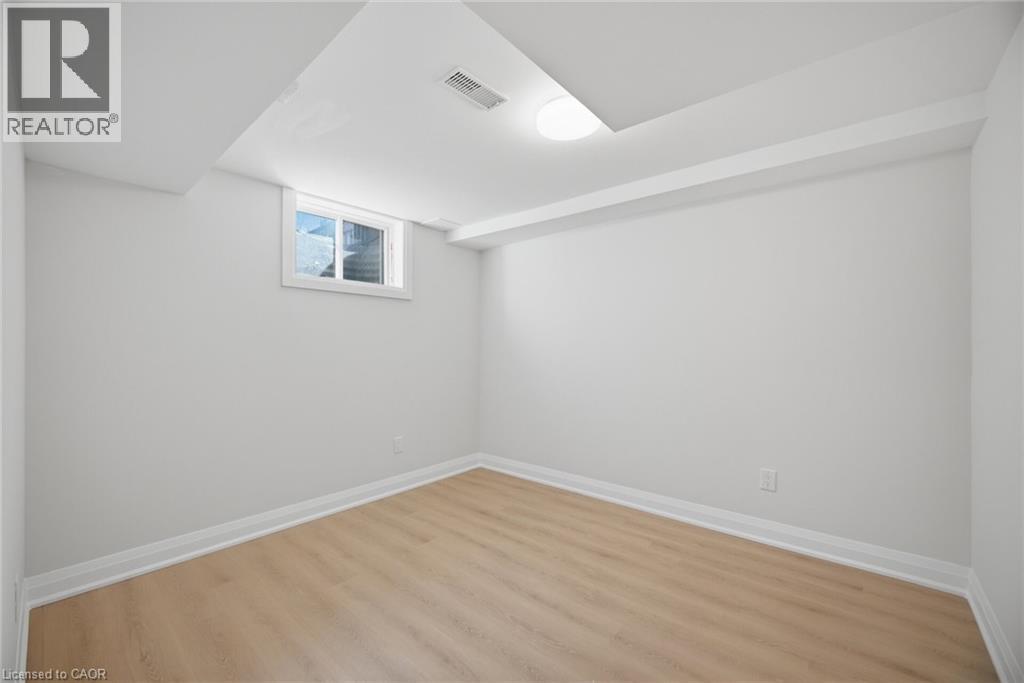 11 Wessenger Drive, Barrie, Ontario  L4N 8R8 - Photo 28 - 40823933