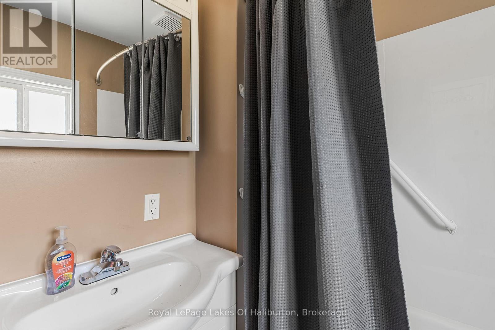 16426 35 Highway, Algonquin Highlands, Ontario  K0M 1S0 - Photo 23 - X13041590