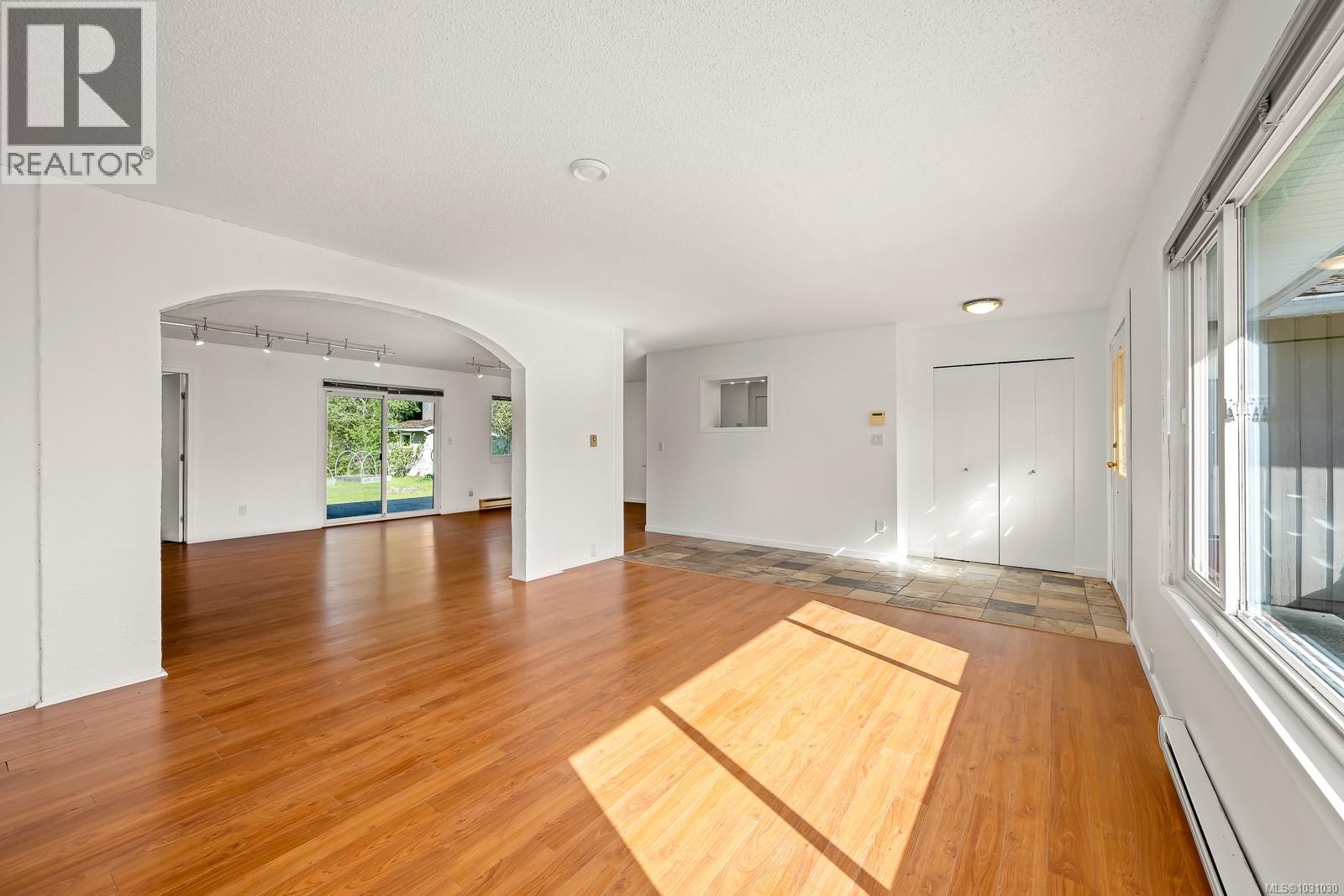 8987 Mclarey Ave, Black Creek, British Columbia  V9J 1A2 - Photo 7 - 1031030