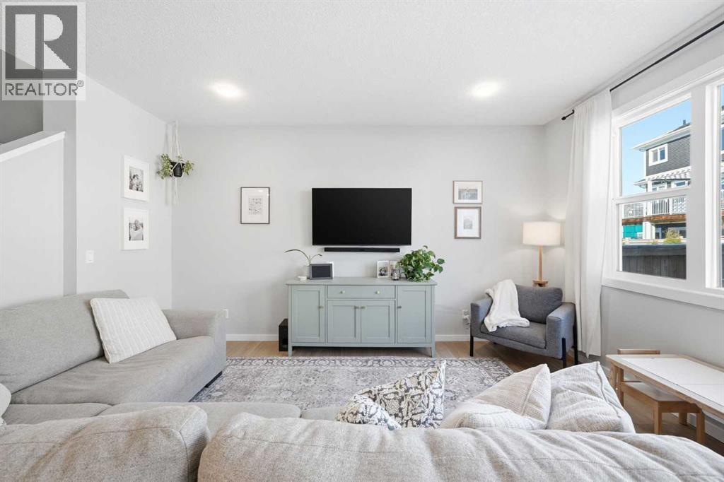 320 Sundown View, Cochrane, Alberta  T4C 2R2 - Photo 9 - A2302872