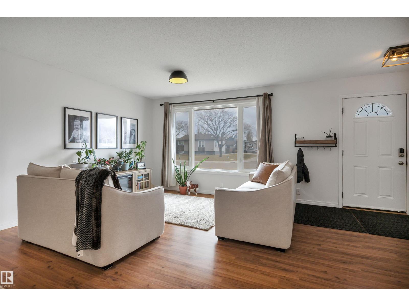 26 Southpark Dr, Leduc, Alberta  T9E 4W9 - Photo 5 - E4484058