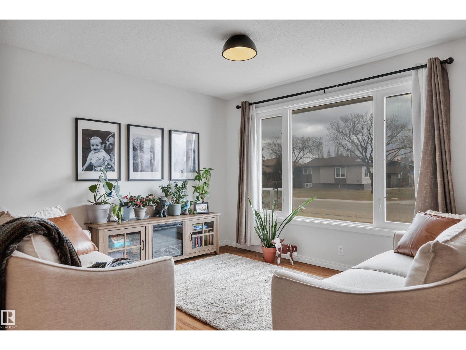 26 Southpark Dr, Leduc, Alberta  T9E 4W9 - Photo 6 - E4484058