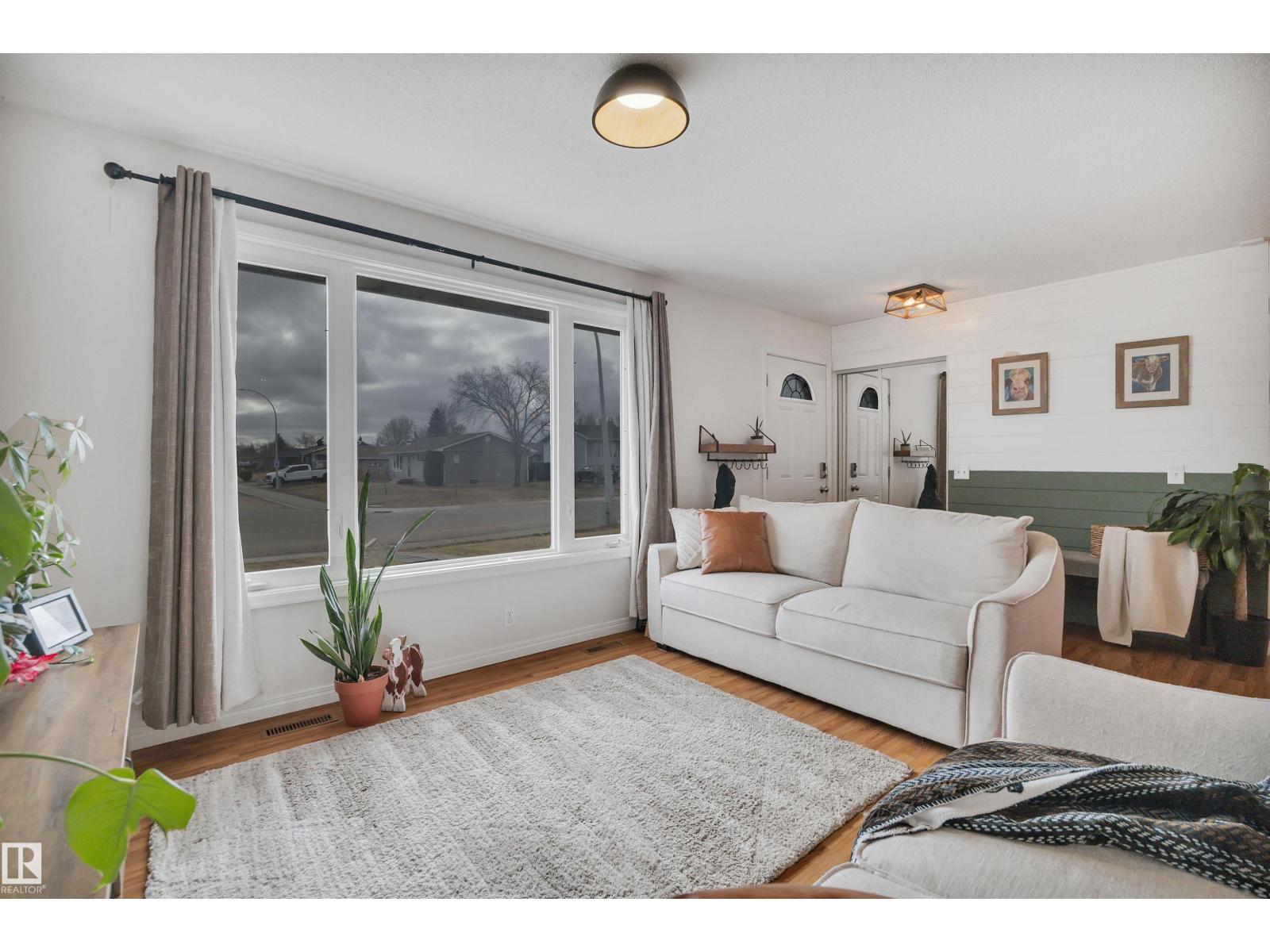 26 Southpark Dr, Leduc, Alberta  T9E 4W9 - Photo 7 - E4484058