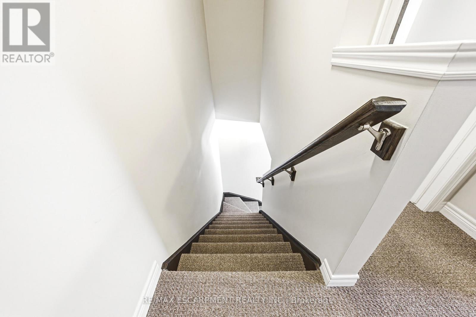 4 Bird Lane, Hamilton, Ontario  L9G 0G7 - Photo 19 - X13040372