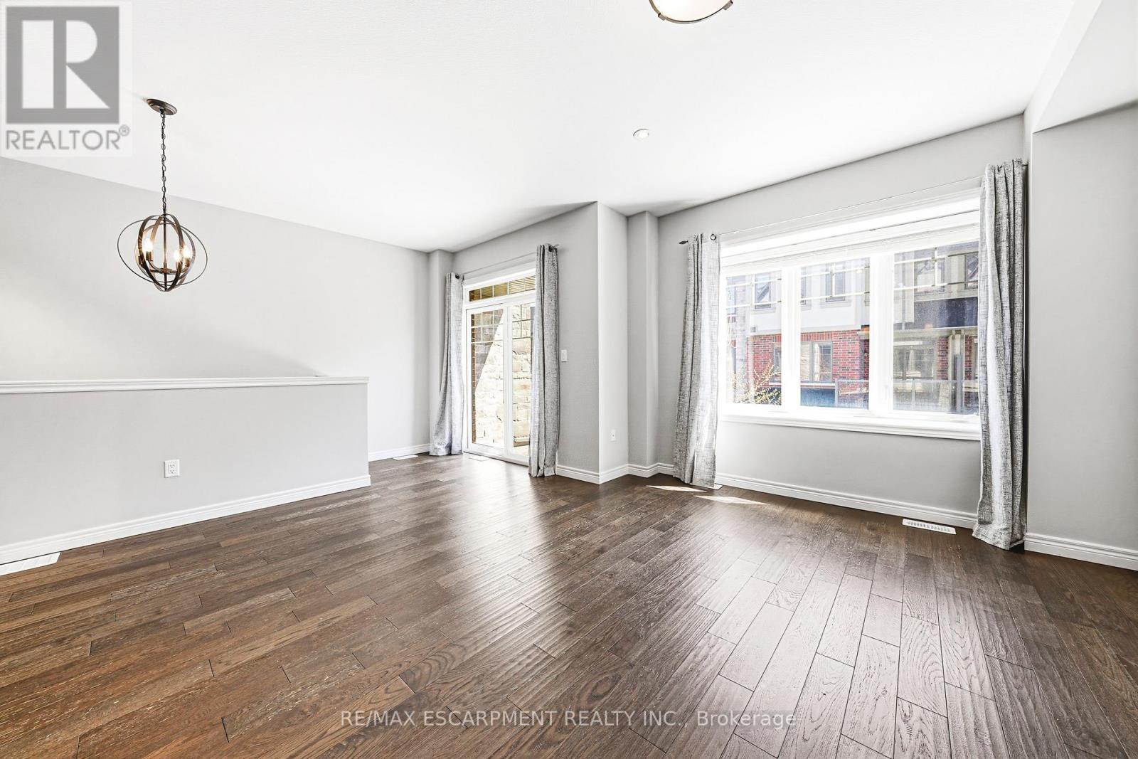 4 Bird Lane, Hamilton, Ontario  L9G 0G7 - Photo 11 - X13040372