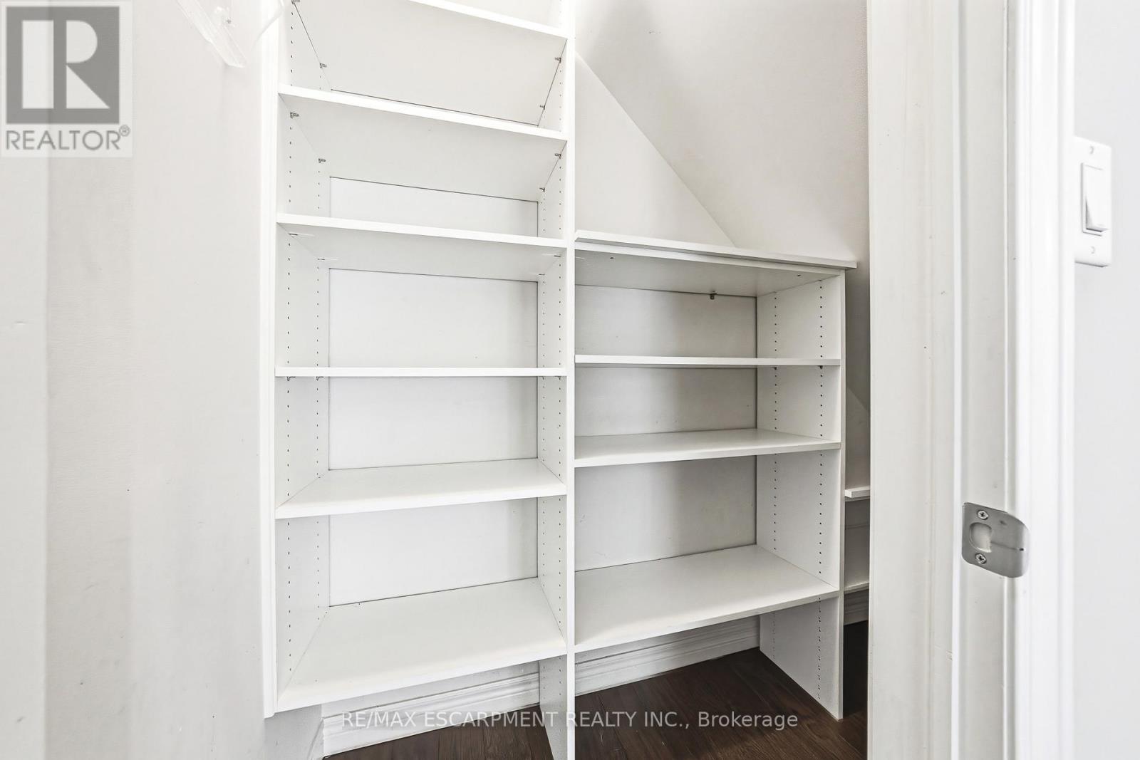 4 Bird Lane, Hamilton, Ontario  L9G 0G7 - Photo 18 - X13040372