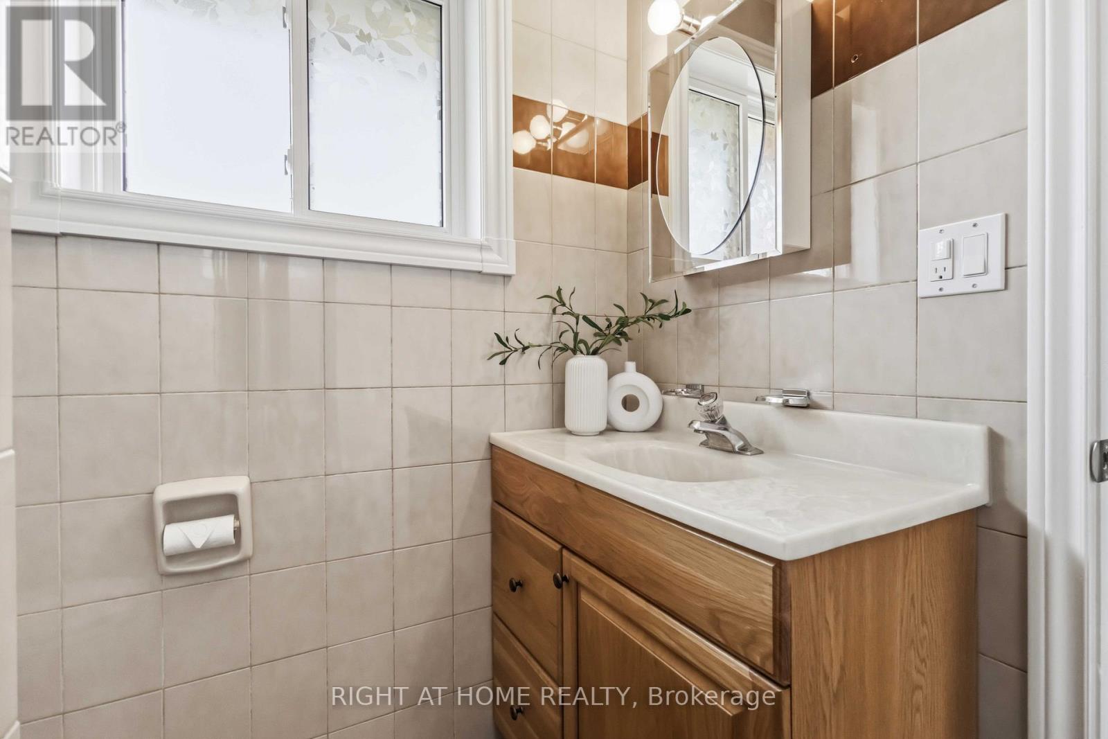 313 Preston Drive, Oshawa, Ontario  L1J 6Y6 - Photo 31 - E13041554