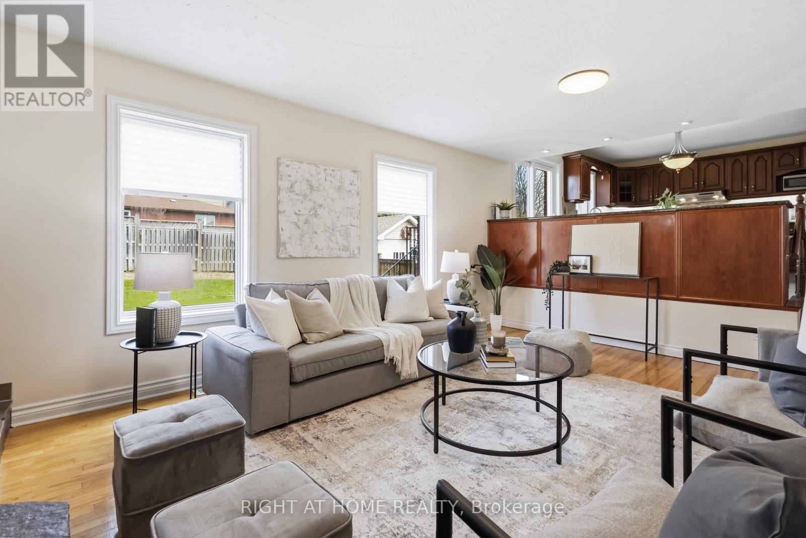 313 Preston Drive, Oshawa, Ontario  L1J 6Y6 - Photo 7 - E13041554