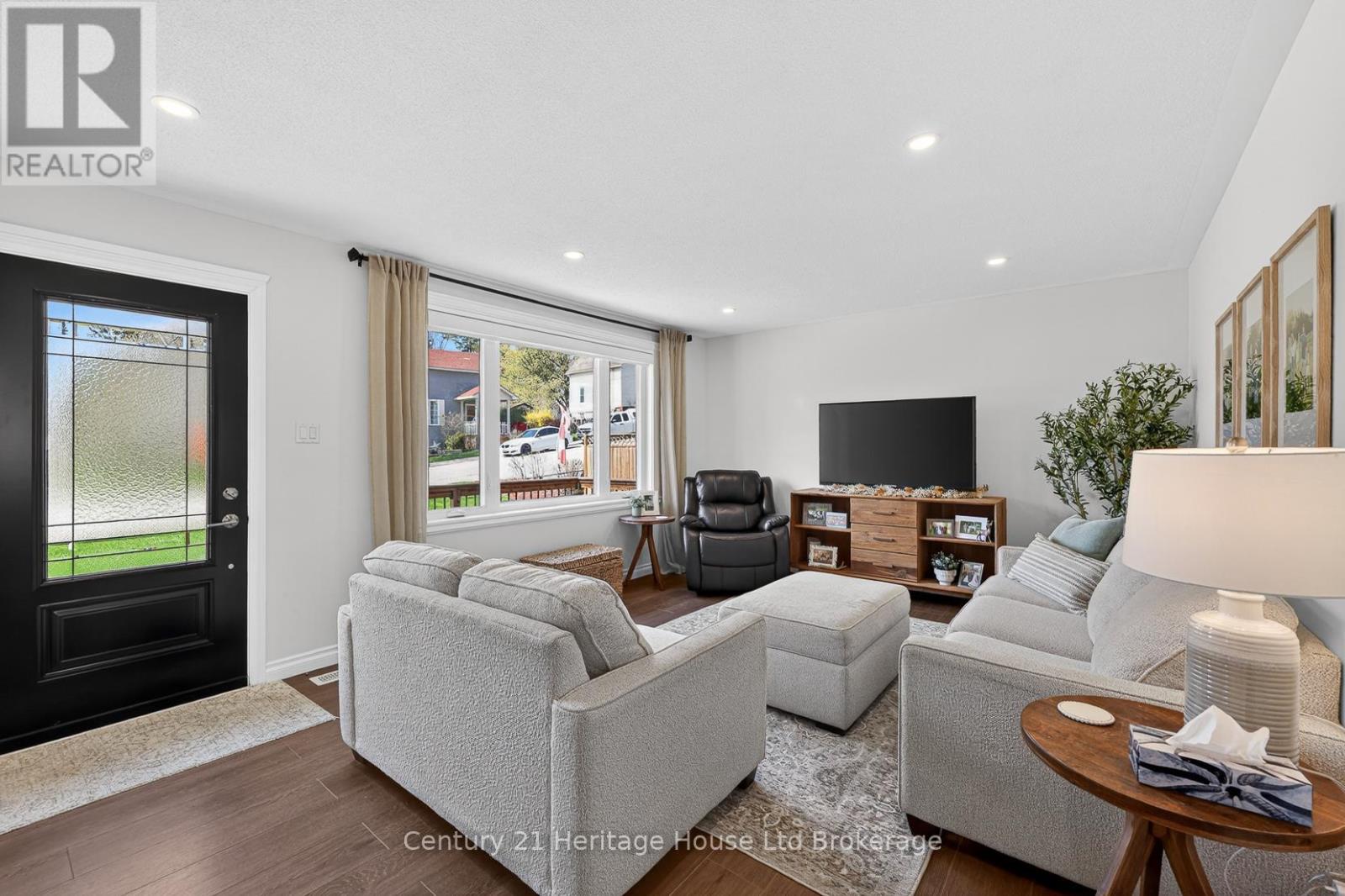 157 Ann Street, Ingersoll, Ontario  N5C 2G5 - Photo 7 - X13041724