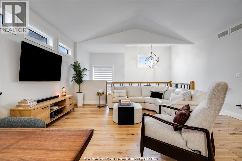 241 Robinson Avenue Unit# Upper, Essex, Ontario  N8M 0A8 - Photo 4 - 26009151