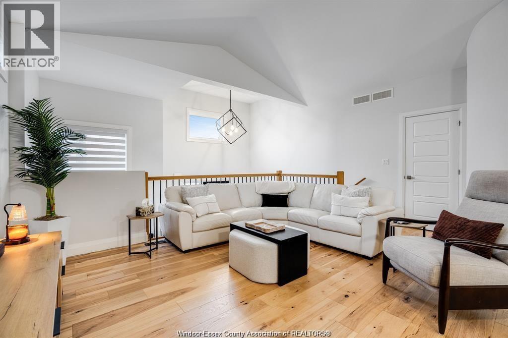 241 Robinson Avenue Unit# Upper, Essex, Ontario  N8M 0A8 - Photo 5 - 26009151