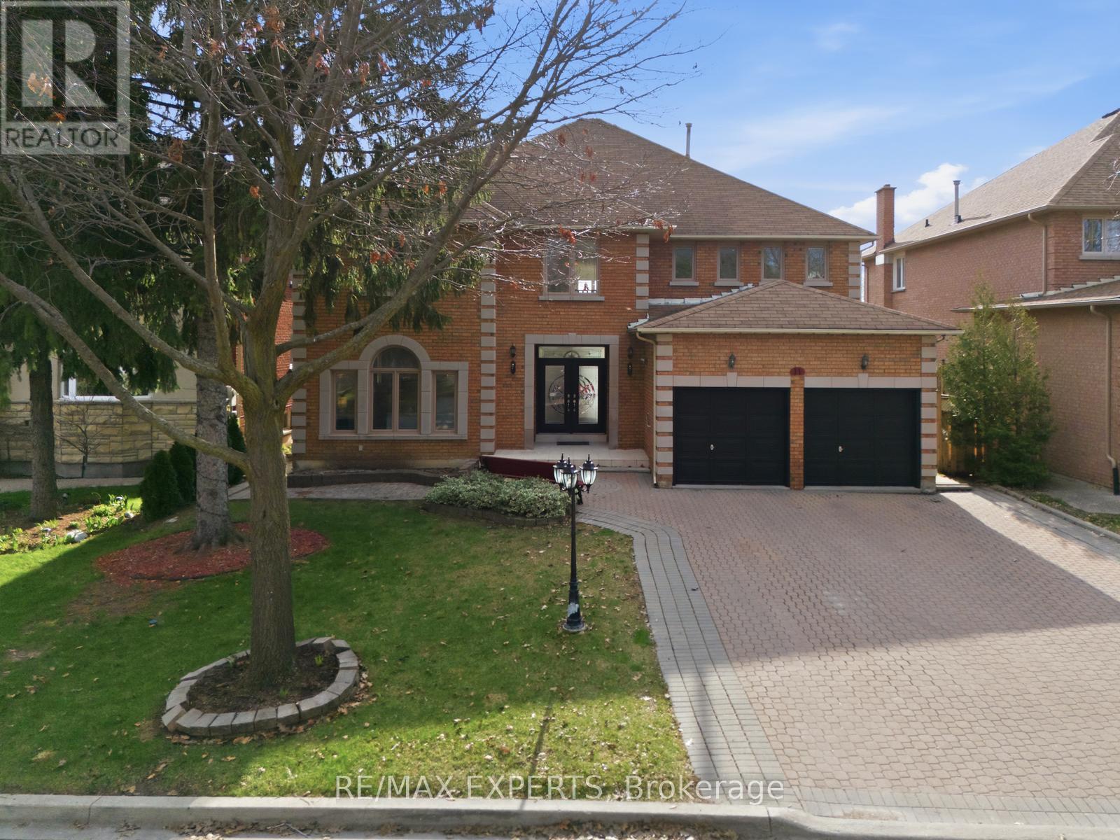 11 Horizon Court, Richmond Hill, Ontario  L4B 3G1 - Photo 4 - N13041606
