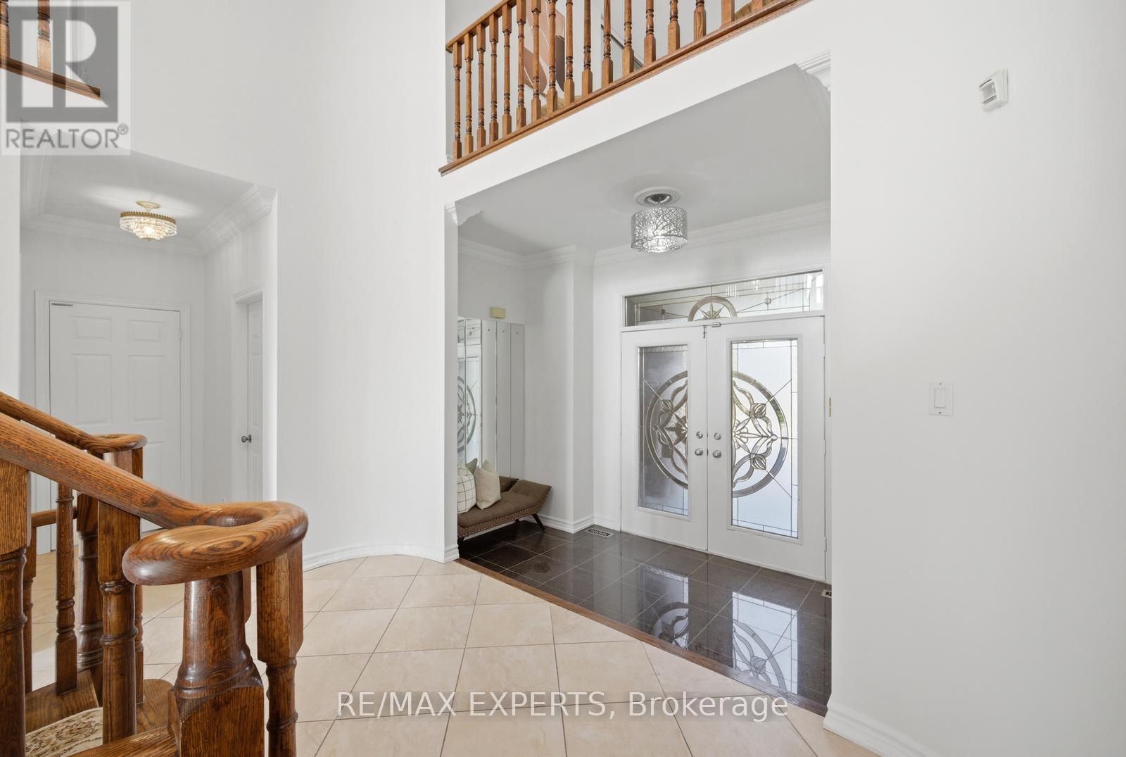 11 Horizon Court, Richmond Hill, Ontario  L4B 3G1 - Photo 7 - N13041606