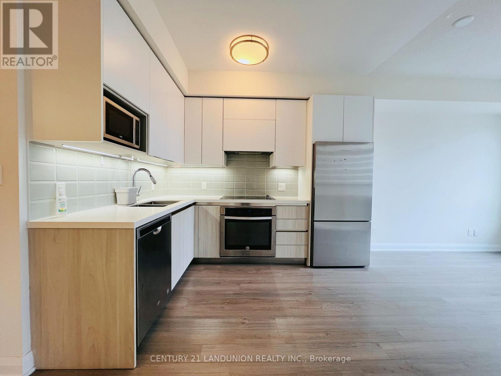 605 - 15 Water Walk Drive, Markham, Ontario  L6G 0G2 - Photo 5 - N13041698